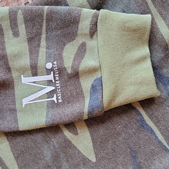 BASICLEE MELISSA M. camouflage sweatshirt RAISING CHAMPIONS sz L - Picture 3 of 4